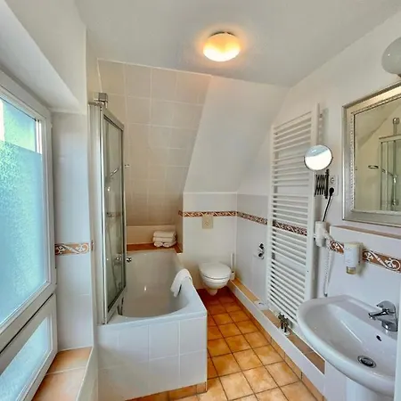 Gaestehaus Suedheide Guest house Hambuhren