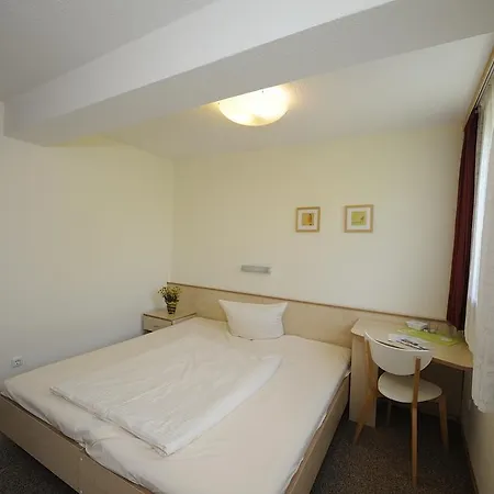 Gasthuis Gaestehaus Suedheide 3*